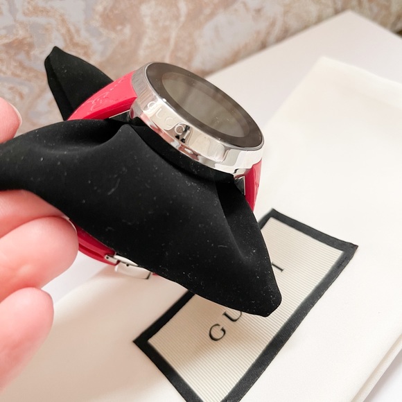 Gucci Grammy Ltd Edition Rubber Red GG PVD Watch - Picture 13 of 13